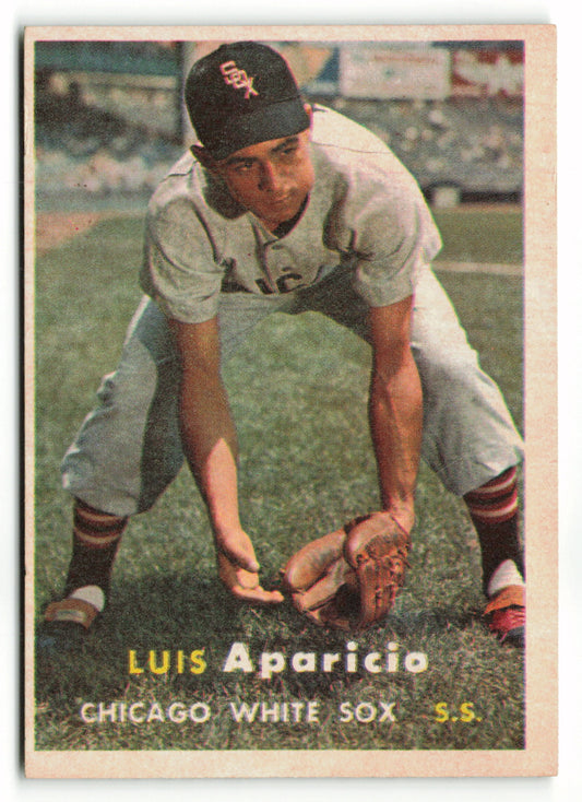 1957 Topps #007 Luis Aparicio (2nd Year)