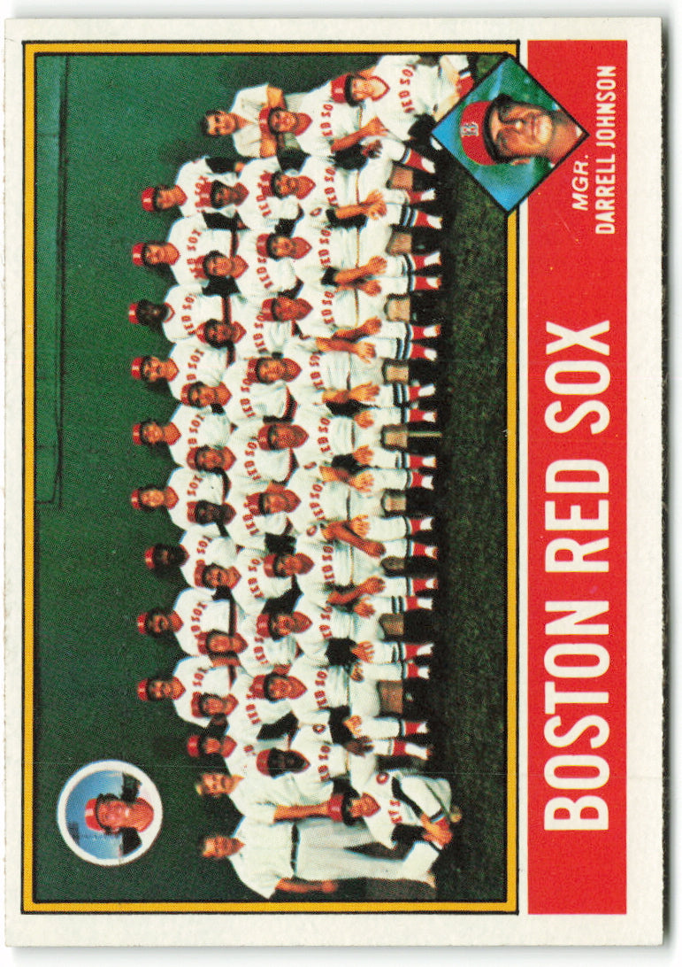 1976 Topps #118 Boston Red Sox / Darrell Johnson - Team Card