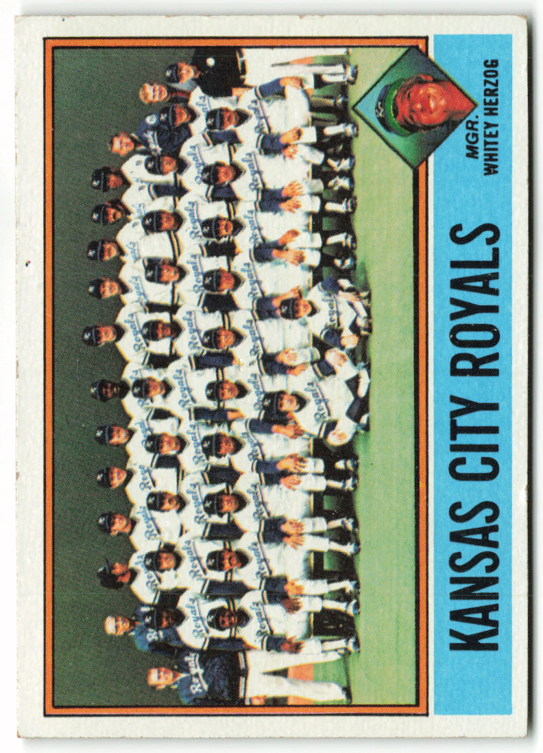 1976 Topps #236 Kansas City Royals / Whitey Herzog - Team Card