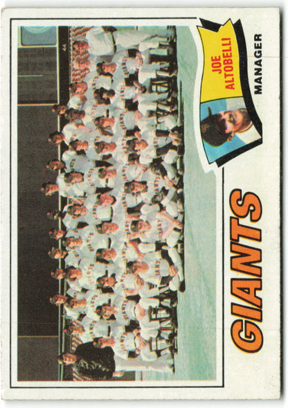 1977 Topps #211 San Francisco Giants / Joe Altobelli Team Card, MGR