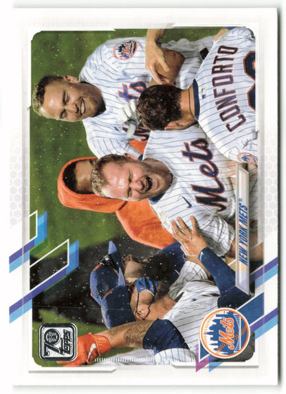 2021 Topps #555 New York Mets Team Card